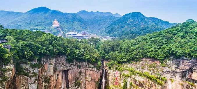 Hometown of a Renowned Figure | Where a Historic Town Meets a Sacred Mountain